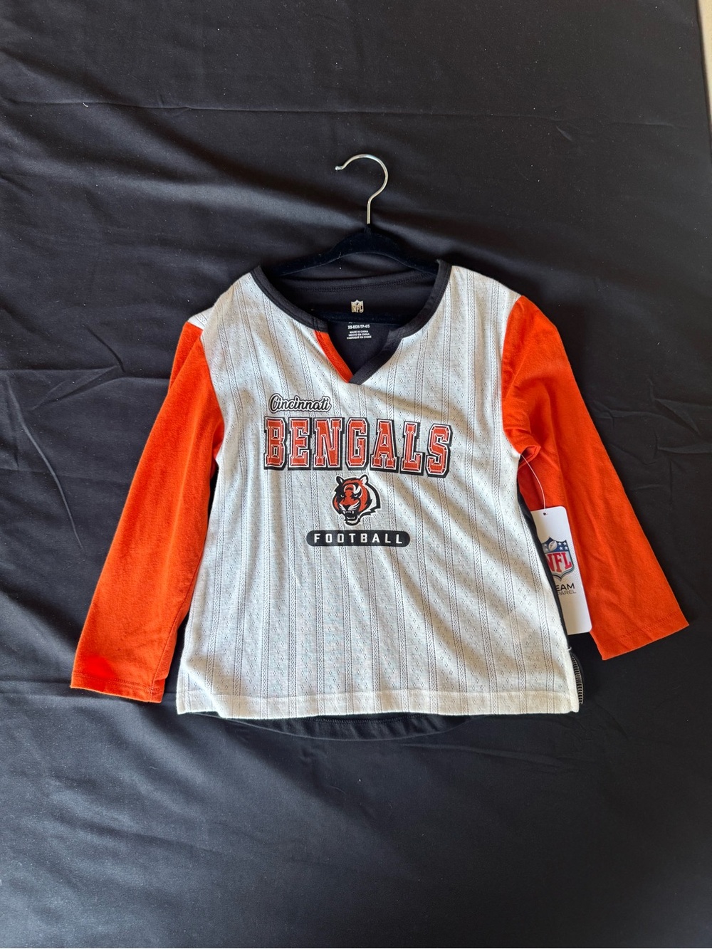 NWT NFL Girls Cincinnati Bengals Long Sleeve Notch Neck Shirt Orange XS (4/5)